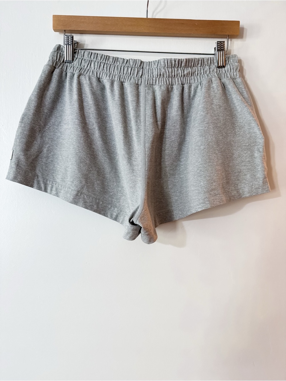 Vuori Halo Performance Short 2.0 Pale Grey Heather Size Medium - Picture 8 of 11